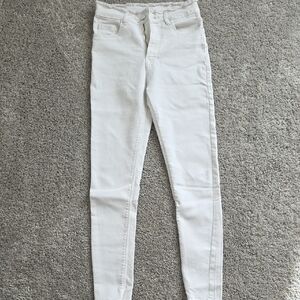 Chic White Skinny Jeans for Women